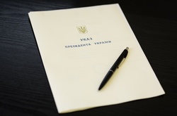 Порошенко відзначив держнагородами 78 учасників АТО, 10 з них - посмертно