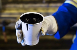 Нафта Brent торгується нижче $49