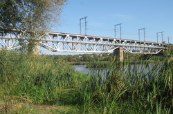 На Миколаївщині підлітка вбило струмом на залізничному мості