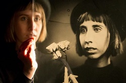 Фотограф снял портреты на 160-летнюю камеру и выложил их в Instagram