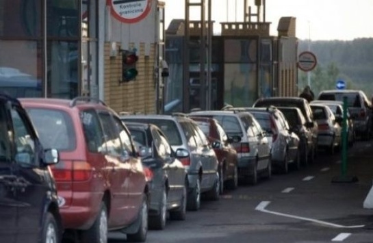 На кордоні з Польщею застрягли в черзі понад 900 авто