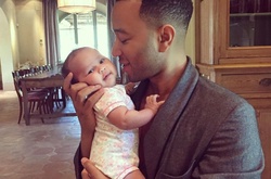 Когда папа музыкант: Джон Ледженд поет дочке колыбельную