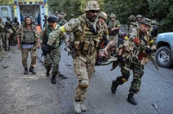 Іловайську трагедію спричинило пряме вторгнення армії РФ в Україну – Луценко 