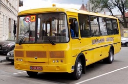 Як мати депутата Святаша заробляє на програмі «Шкільний автобус»