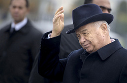 Тисячі ташкентців уночі прийшли прощатися з Карімовим - ЗМІ