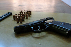 Поліція у Харкові знайшла рюкзак з боєприпасами і пістолетом