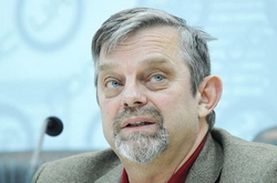 На Банковій повернулися до ідей Азарова - політолог