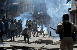 В індійському Кашмірі розігнали мітинг, 250 постраждалих
