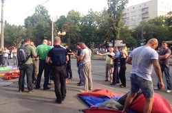 Поліція почала відпускати затриманих під будівлею «Інтера», - нардеп