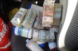 СБУ затримала луганчанина, який віз бойовикам $100 тисяч та 10 млн рублів