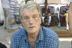 Ющенко прокоментував своє фото в соцмережах на блошиному ринку