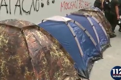 Мітингувальники збираються ночувати під офісом телеканалу «Інтер»