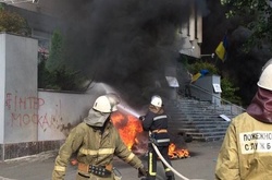 Експерти ДСНС дослідять причини пожежі в будівлі «Інтера»