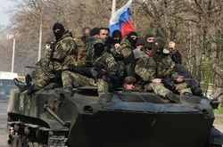 Росія продовжує постачати зброю та військову техніку на Донбас – розвідка