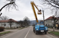 За літо у столиці відновили понад 28 тисяч метрів мереж зовнішнього освітлення