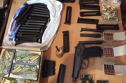 На Харківщині СБУ затримала банду, яка виготовляла та збувала вогнепальну зброю
