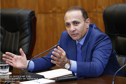 Новим прем'єром Вірменії може стати людина з Газпрому