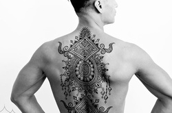Модный мужской тренд: роспись хной по телу 