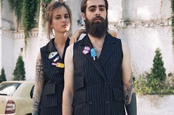 Украинский бренд снял провокационную рекламу с мужчинами в платьях