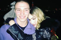 Мадонна проиграла битву за опеку над сыном Рокко