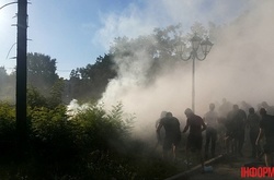 «Азов» штурмує скандальну забудову в Києві