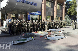 Силовики у Києві відбили штурм офісу «Київміськбуду» 