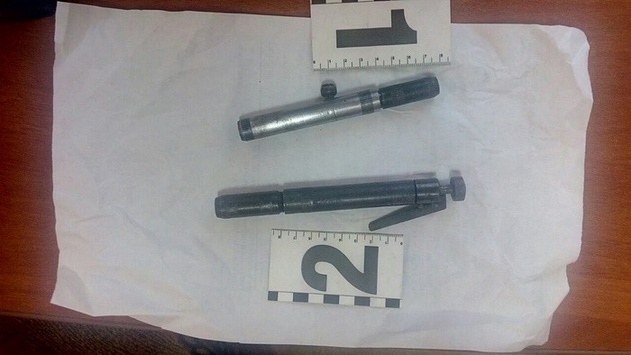 На Закарпатті СБУ «накрила» підпільну майстерню з виробництва ручок-пістолетів