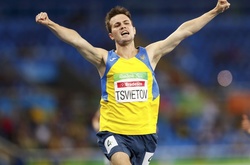 Легкоатлет Цвєтов і плавець Бойко стали чемпіонами Паралімпіади 