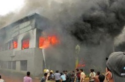 На фабриці в Бангладеш сталася пожежа: щонайменше 20 жертв