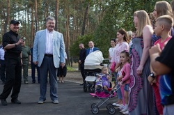 Порошенко оглянув житло для військових СБУ – учасників АТО