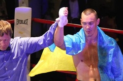 Непереможний український боксер здобув у Канаді ефектну перемогу нокаутом