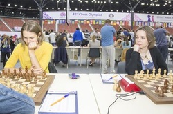 Шахова Олімпіада: чоловіки обіграли Грузію, жінки зіграли в нічию з Угорщиною