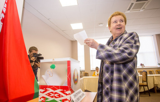 Білорусів примушують іти голосувати на дострокових виборах - правозахисники