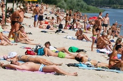 Спека поки не збирається відступати з України