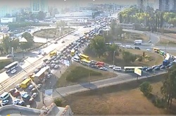 Столичні затори. Відео камер спостереження 