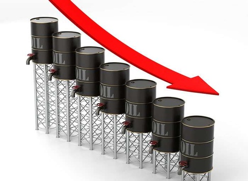 Нафта знову дешевшає