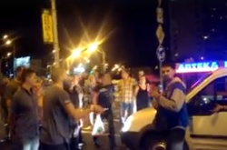 «Кличка геть!»: мешканці Оболоні пішли на крайні заходи