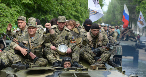 На Донеччині російські військові замінили бойовиків на блокпостах 