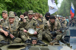 На Донеччині російські військові замінили бойовиків на блокпостах 