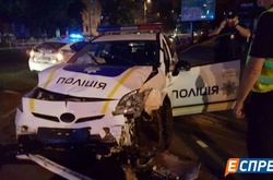 У центрі столиці поліцейске авто протаранило таксі