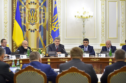 Порошенко: Підвищення зарплат учителів і медиків – пріоритет 