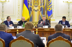 Порошенко анонсував проведення засідання РНБО, присвяченого санкціям проти юр- та фізосіб РФ