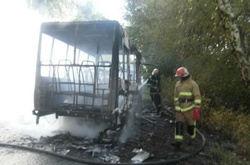 Під Києвом згоріло маршрутне таксі