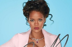 Рианна примерила образ Марии Антуанетты в новой фотосессии