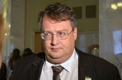 Геращенко розповів подробиці земельних махінацій Кернеса і Добкіна