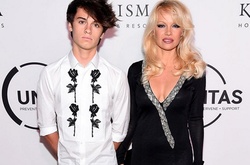 Памела Андерсон запрещает сыну пользоваться приложениями для знакомств