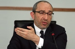 Луценко переконує, що політичної складової в обшуках у Кернеса немає