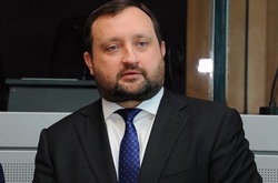 Латвія готова говорити про повернення заарештованих грошей Арбузова