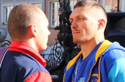 Усик vs Гловацьки: дуель поглядів після фінальної прес-конференції (відео)