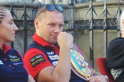 Відбулося офіційне зважування Усика і Гловацьки